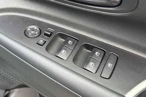 MA72VYD Hyundai Bayon 1.0 T-GDi MHEV Premium DCT Euro 6 (s/s) 5dr Thumbnail #36