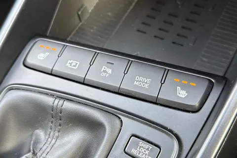 MA72VYD Hyundai Bayon 1.0 T-GDi MHEV Premium DCT Euro 6 (s/s) 5dr Thumbnail #44