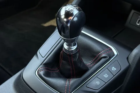 19 of 50 for Ford Focus 1.5 EcoBlue ST-Line Euro 6 (s/s) 5dr