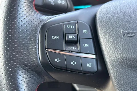 35 of 50 for Ford Focus 1.5 EcoBlue ST-Line Euro 6 (s/s) 5dr