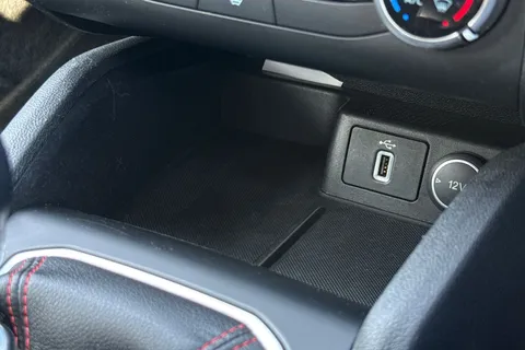 40 of 50 for Ford Focus 1.5 EcoBlue ST-Line Euro 6 (s/s) 5dr