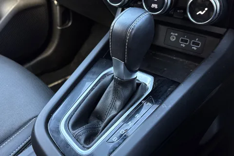 DL72CEO Renault Arkana 1.6 E-TECH E-Tech engineered Auto 2WD Euro 6 (s/s) 5dr Thumbnail #23