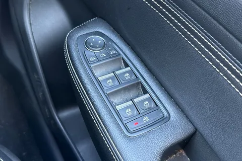 DL72CEO Renault Arkana 1.6 E-TECH E-Tech engineered Auto 2WD Euro 6 (s/s) 5dr Thumbnail #24