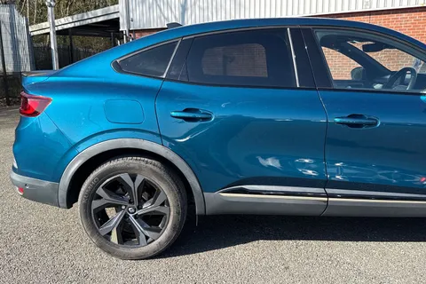 DL72CEO Renault Arkana 1.6 E-TECH E-Tech engineered Auto 2WD Euro 6 (s/s) 5dr Thumbnail #27