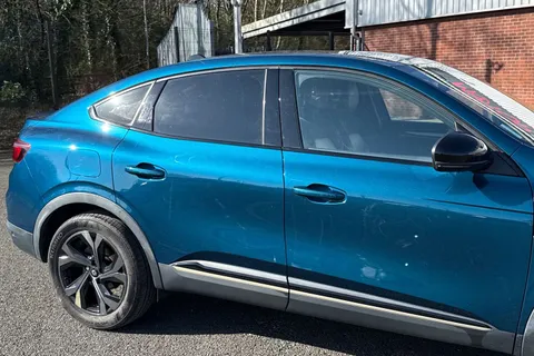 DL72CEO Renault Arkana 1.6 E-TECH E-Tech engineered Auto 2WD Euro 6 (s/s) 5dr Thumbnail #28