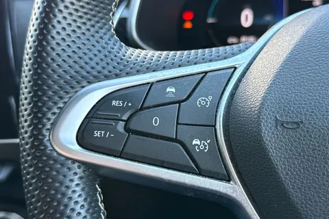 DL72CEO Renault Arkana 1.6 E-TECH E-Tech engineered Auto 2WD Euro 6 (s/s) 5dr Thumbnail #37