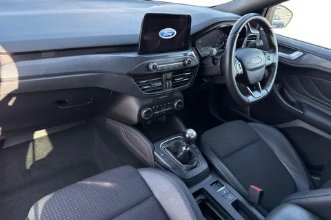 9 of 53 for Ford Focus 1.0T EcoBoost ST-Line X Euro 6 (s/s) 5dr