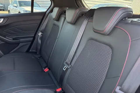 14 of 53 for Ford Focus 1.0T EcoBoost ST-Line X Euro 6 (s/s) 5dr