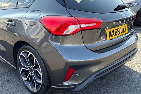 16 of 53 for Ford Focus 1.0T EcoBoost ST-Line X Euro 6 (s/s) 5dr