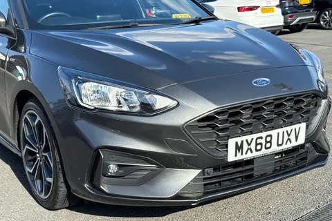17 of 53 for Ford Focus 1.0T EcoBoost ST-Line X Euro 6 (s/s) 5dr