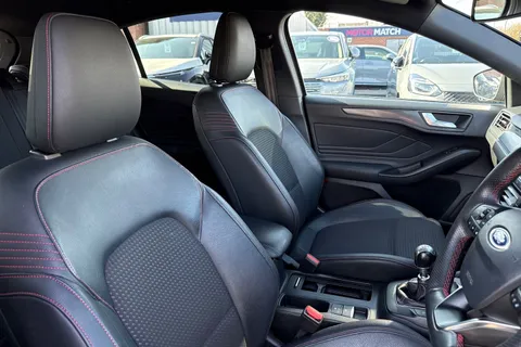 21 of 53 for Ford Focus 1.0T EcoBoost ST-Line X Euro 6 (s/s) 5dr