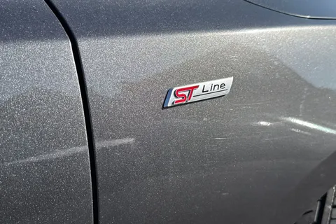 27 of 53 for Ford Focus 1.0T EcoBoost ST-Line X Euro 6 (s/s) 5dr