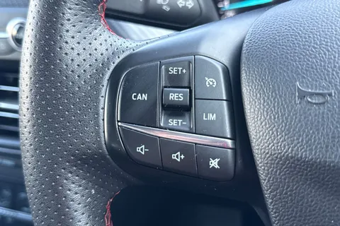 39 of 53 for Ford Focus 1.0T EcoBoost ST-Line X Euro 6 (s/s) 5dr