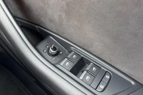 BJ20WVC Audi A4 2.0 TFSI 35 S line Euro 6 (s/s) 4dr Thumbnail #26