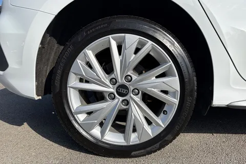 YL73FNW Audi A3 S line 40 TFSI e  204 PS S tronic Thumbnail #11