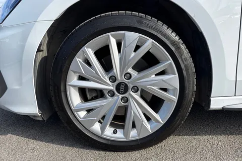 YL73FNW Audi A3 S line 40 TFSI e  204 PS S tronic Thumbnail #13