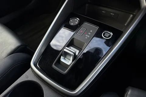 YL73FNW Audi A3 S line 40 TFSI e  204 PS S tronic Thumbnail #24