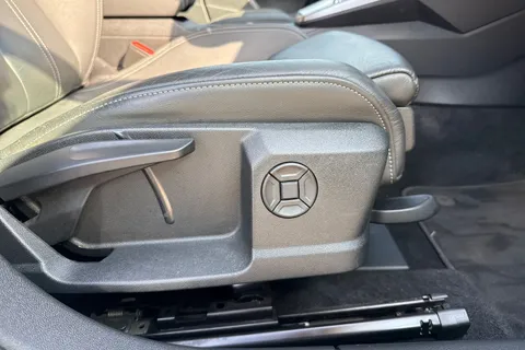 YL73FNW Audi A3 S line 40 TFSI e  204 PS S tronic Thumbnail #30