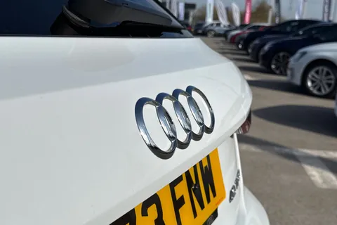 YL73FNW Audi A3 S line 40 TFSI e  204 PS S tronic Thumbnail #33