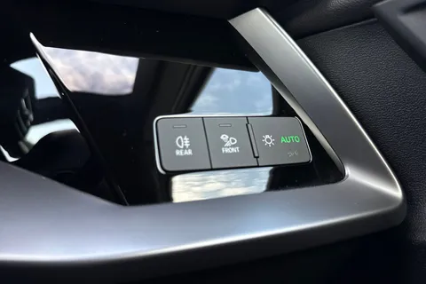 YL73FNW Audi A3 S line 40 TFSI e  204 PS S tronic Thumbnail #42