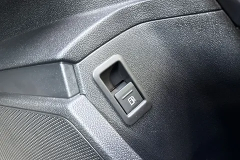 YL73FNW Audi A3 S line 40 TFSI e  204 PS S tronic Thumbnail #43