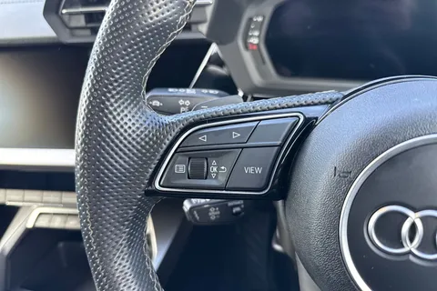 YL73FNW Audi A3 S line 40 TFSI e  204 PS S tronic Thumbnail #44