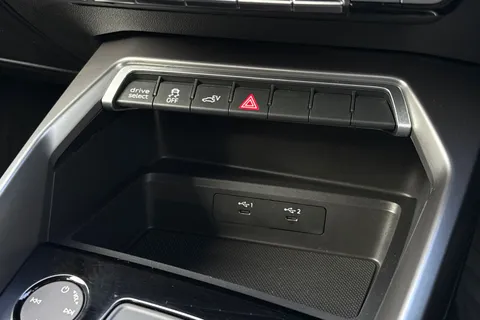 YL73FNW Audi A3 S line 40 TFSI e  204 PS S tronic Thumbnail #59