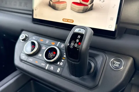 KM74NBN Land Rover Defender 130 3.0 D350 Outbound 5dr Thumbnail #15