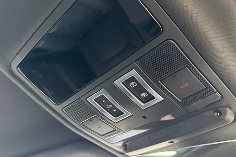 KM74NBN Land Rover Defender 130 3.0 D350 Outbound 5dr Thumbnail #25