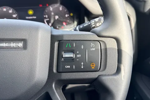 KM74NBN Land Rover Defender 130 3.0 D350 Outbound 5dr Thumbnail #34