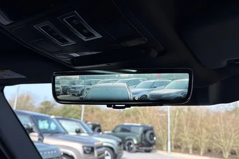 KM74NBN Land Rover Defender 130 3.0 D350 Outbound 5dr Thumbnail #48