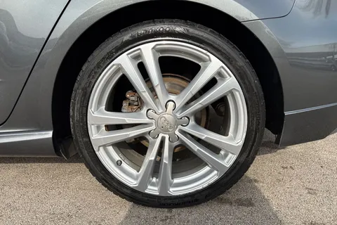 13 of 64 for Audi A3 1.4 TFSI CoD S line Sportback Euro 6 (s/s) 5dr