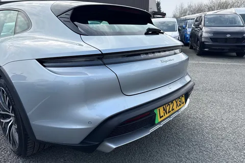 LN22XBC Porsche Taycan Performance Plus 93.4kWh 4 Cross Turismo Auto 4WD 5dr (11kW Charger) Thumbnail #9
