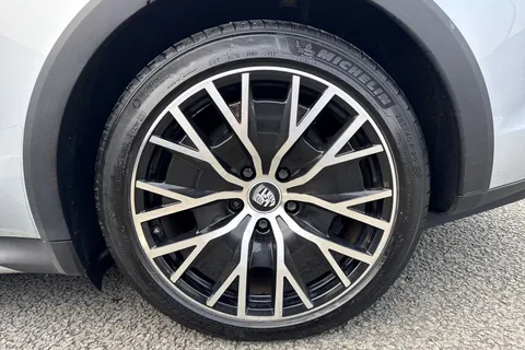 LN22XBC Porsche Taycan Performance Plus 93.4kWh 4 Cross Turismo Auto 4WD 5dr (11kW Charger) Thumbnail #12