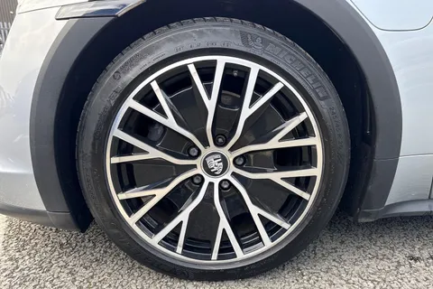 LN22XBC Porsche Taycan Performance Plus 93.4kWh 4 Cross Turismo Auto 4WD 5dr (11kW Charger) Thumbnail #13