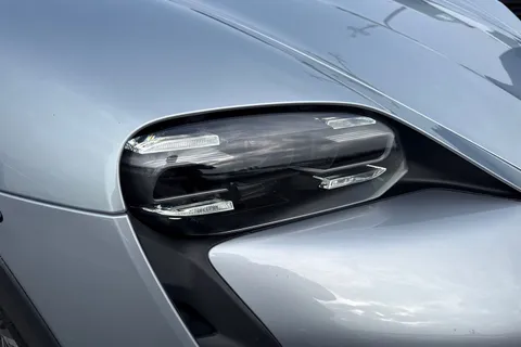 LN22XBC Porsche Taycan Performance Plus 93.4kWh 4 Cross Turismo Auto 4WD 5dr (11kW Charger) Thumbnail #31