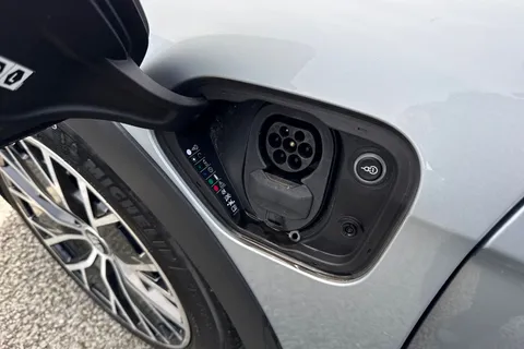 LN22XBC Porsche Taycan Performance Plus 93.4kWh 4 Cross Turismo Auto 4WD 5dr (11kW Charger) Thumbnail #33