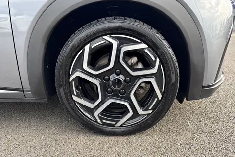 DF24GSZ BYD Dolphin 60.48kWh Comfort Auto 5dr Thumbnail #7