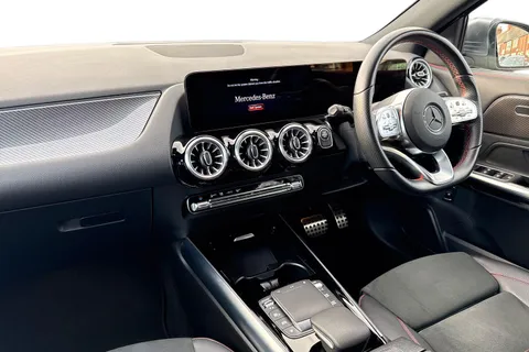 WV72ZGF Mercedes-Benz Gla 1.3 GLA250e 15.6kWh AMG Line (Executive) 8G-DCT Euro 6 (s/s) 5dr Thumbnail #9