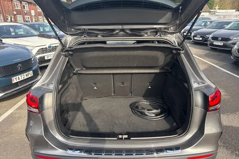 WV72ZGF Mercedes-Benz Gla 1.3 GLA250e 15.6kWh AMG Line (Executive) 8G-DCT Euro 6 (s/s) 5dr Thumbnail #10