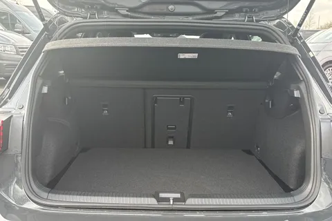 MJ75YJW Volkswagen Golf 1.5 eTSI 150 R-Line 5dr DSG **18' LEEDS + PAN ROOF** Thumbnail #7