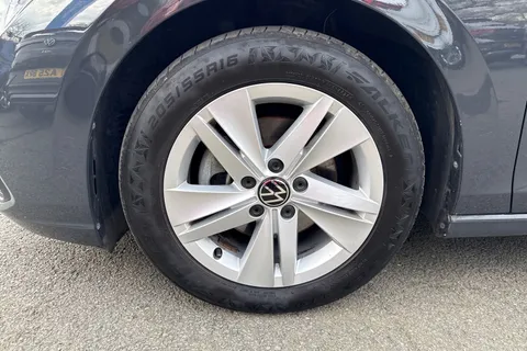 13 of 43 for Volkswagen Golf 1.5 TSI Life 5dr | App Connect | ACC