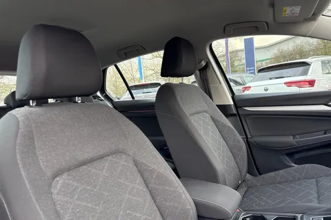 24 of 43 for Volkswagen Golf 1.5 TSI Life 5dr | App Connect | ACC