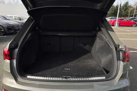 DP22TKO Audi Q3 Black Edition 40 TFSI quattro 190 PS S tronic Thumbnail #7