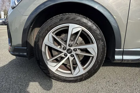 DP22TKO Audi Q3 Black Edition 40 TFSI quattro 190 PS S tronic Thumbnail #11