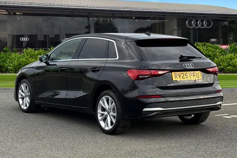 RV25PFU Audi A3 Sport 40 TFSI e 204 PS S tronic Thumbnail #3