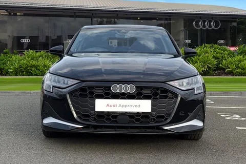 RV25PFU Audi A3 Sport 40 TFSI e 204 PS S tronic Thumbnail #6