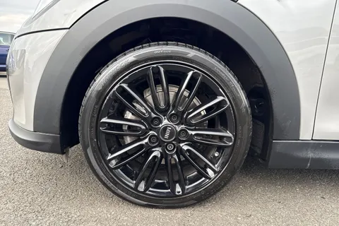 12 of 67 for Mini Cooper Exclusive Auto 1.5 Cooper Exclusive Steptronic Euro 6 (s/s) 2dr