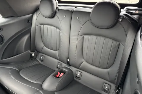 19 of 67 for Mini Cooper Exclusive Auto 1.5 Cooper Exclusive Steptronic Euro 6 (s/s) 2dr