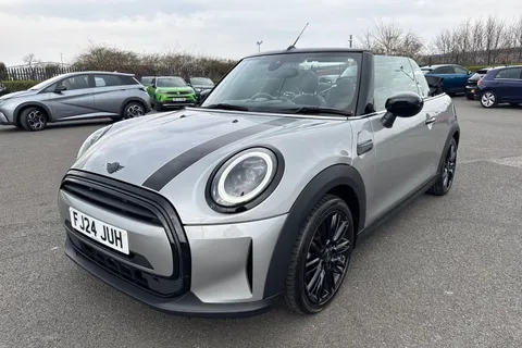 27 of 67 for Mini Cooper Exclusive Auto 1.5 Cooper Exclusive Steptronic Euro 6 (s/s) 2dr